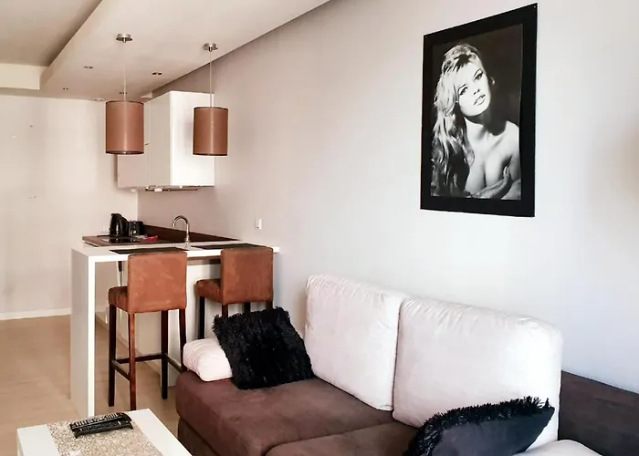Chopin Apartments - Platinum Towers